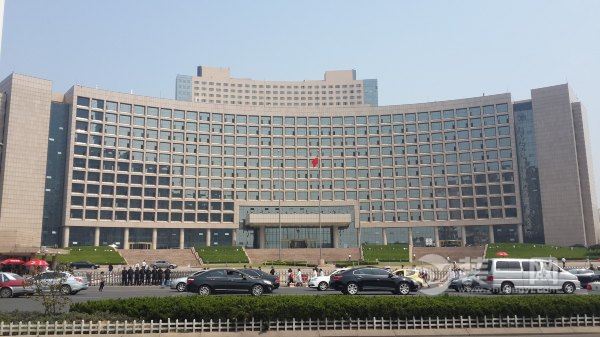 北京市政府办公楼预计年底封顶 明年底全部装修完成